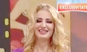 Julia Jianu şi a mărit  bustul în luna martie,  iar acum a ieşit în  lume cu “balcoanele” jpeg