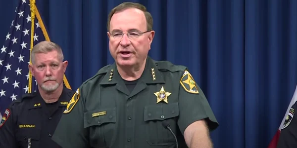 seriful din Florida a arestat patru angajati Disney