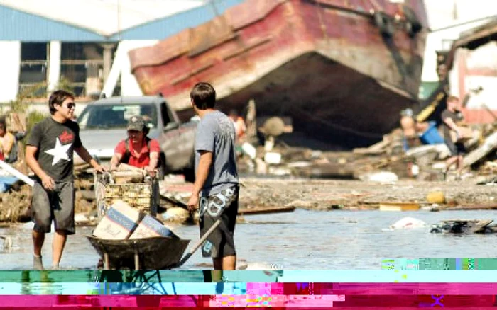 Portul Talcahuano a fost puternic afectat atât de seism, cât şi de tsunami