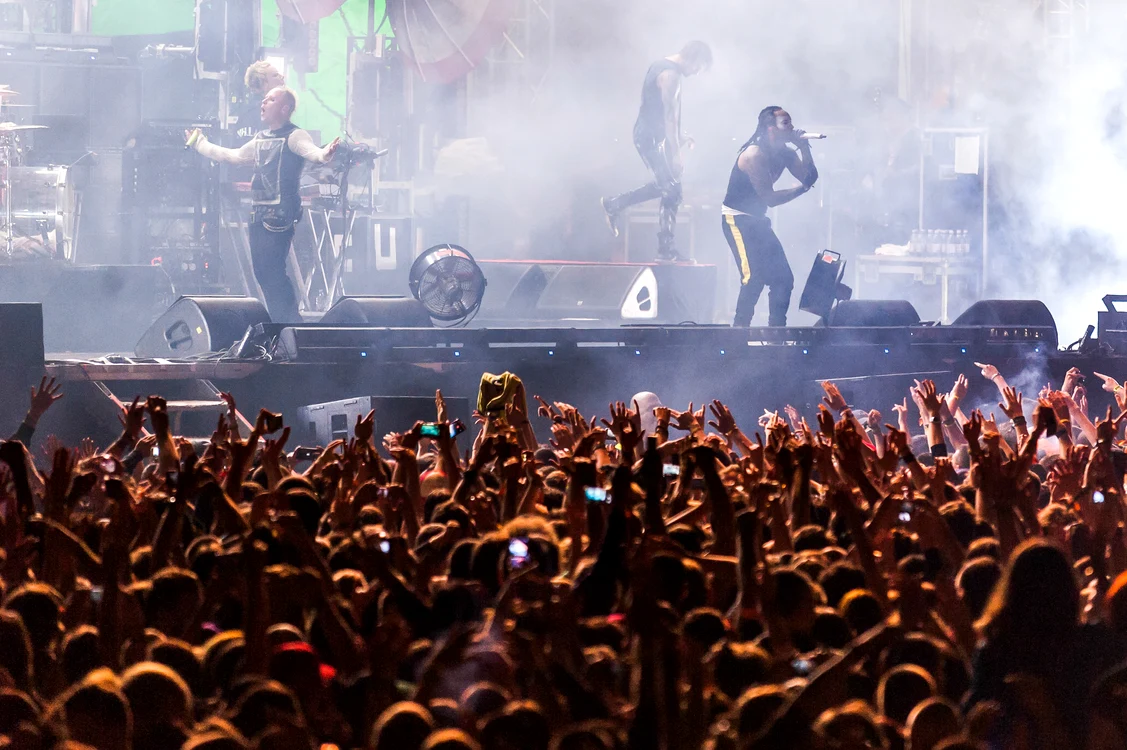 
    Keith Flint şi ceilalţi membri ai trupei britanice Prodigy au făcut furori, vara trecută, pe scena de la Castelul BannfyFoto: Mediafax  