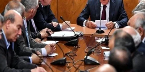 Lavrov prezidând reuninea de la Moscova