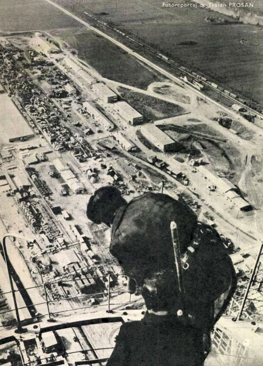 Termocentrala Mintia în anii '70. Sursa: revista Flacăra