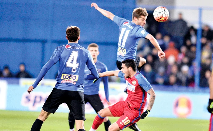 
    Meciurile dintre Viitorul şi Steaua oferă faze spectaculoase, dar rezultatul e mereu acelaşi  