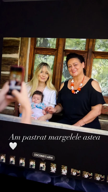 Vedeta a revăzut imaginile de la petrecerile de botez ale fiicelor / foto: Instagram