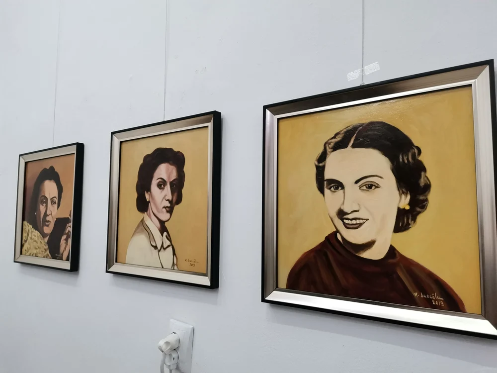 Mihai Dascălu a realizat portretele cu peste 12 ani în urmă FOTO: Alina Mitran