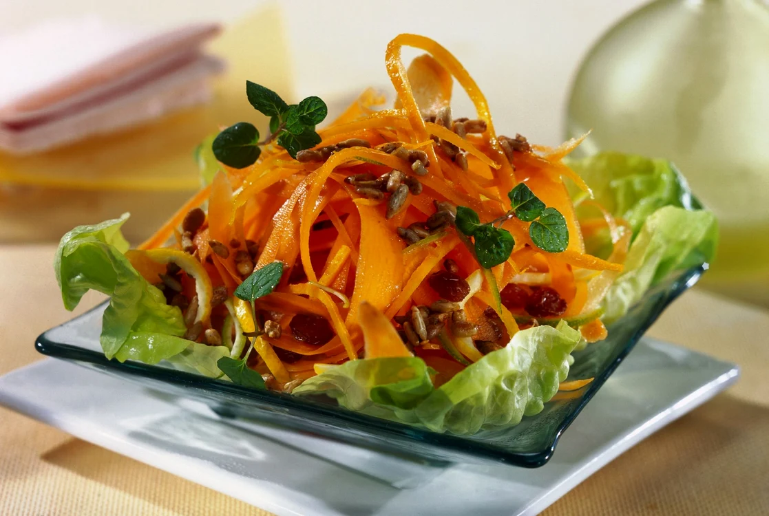 
    Salată aromată  