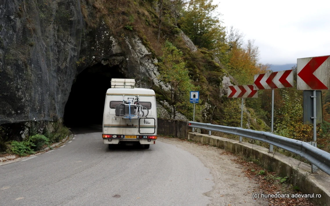 cheile cernei tunel