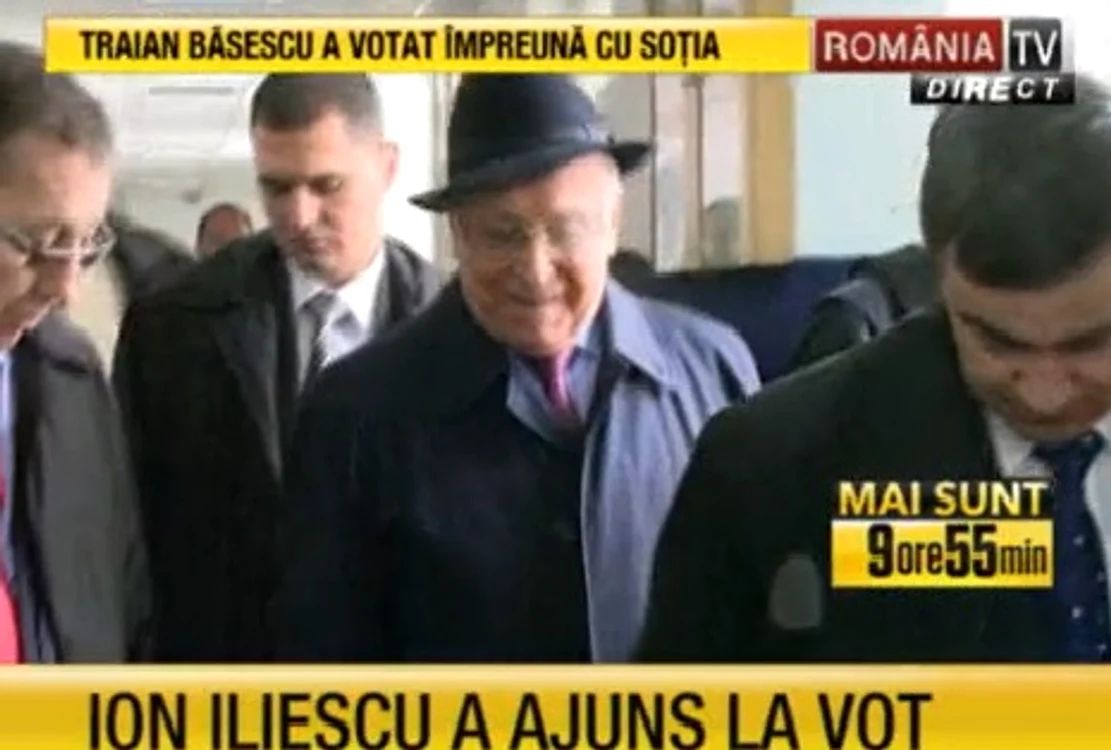 Ion Iliescu a mers la vot singur, fără soţia sa, Nina Iliescu