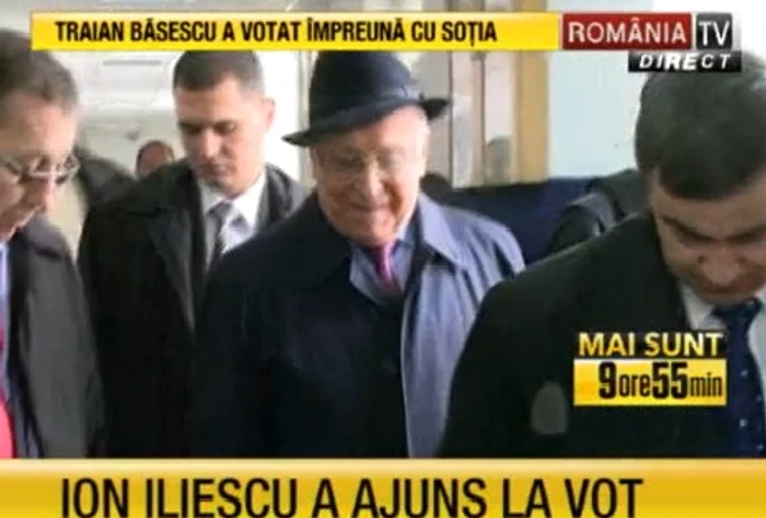 Ion Iliescu a mers la vot singur, fără soţia sa, Nina Iliescu