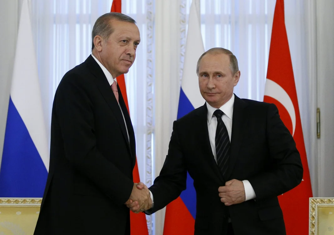 
    Recep Tayyip Erdogan și Vladimir Putin au făcut pace la Sankt-Petersburgfoto: AP  