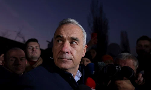 Candidatul independent Călin Georgescu face declarații de presă, în Izvorani, județul Ilfov. FOTO Inquam Photos / Octav Ganea