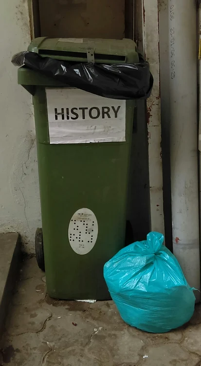 Cu ochii n 3,14 jpeg