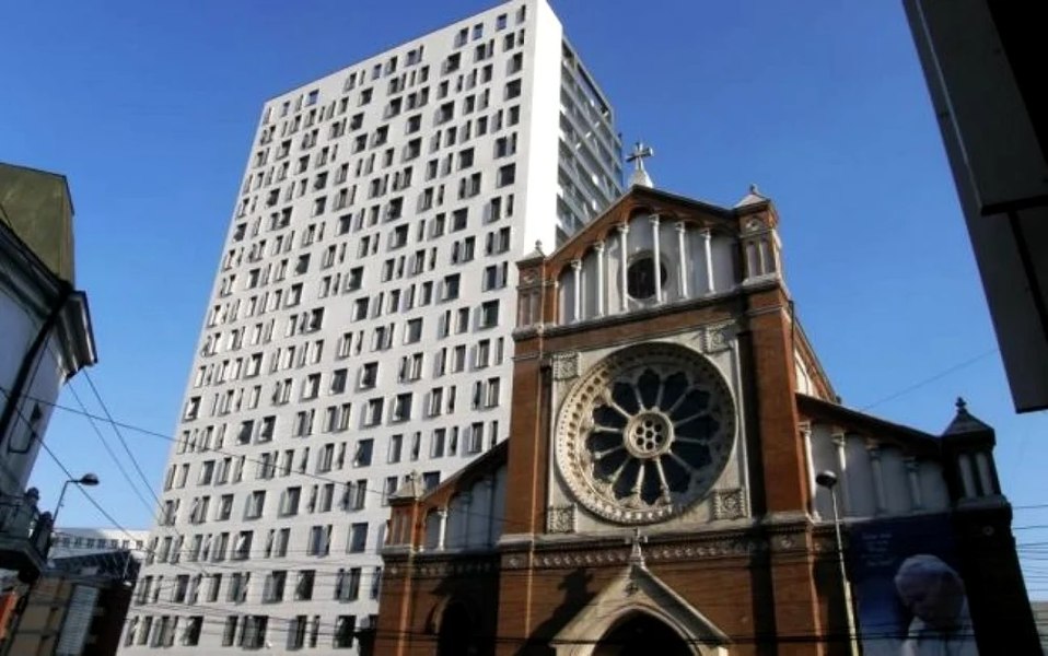 Cathedral Plaza poate fi demolată după 18 ani de la construcția ei. Nicușor Dan: „Beneficiarul autorizației s-a crezut șmecher”