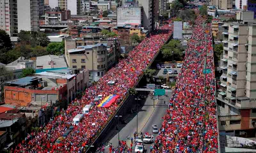 Oamenii din Caracas îşi plâng fostul conducător (Reuters) jpeg