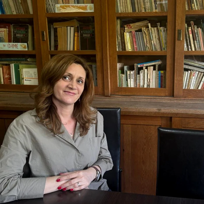 Adelina Lascu-Beldugan, profesor de Limba și Literatura Română