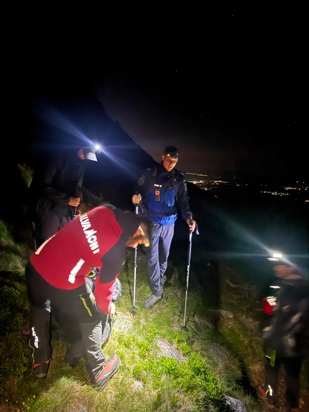 Un turist epuizat a cerut ajutor pe munte în zona Custura Sărății: tânărul de 20 de ani, salvat de jandarmii montani și salvamontiști