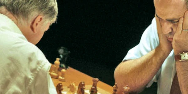 „Regele“ Kasparov, „mat“ lui Karpov!
