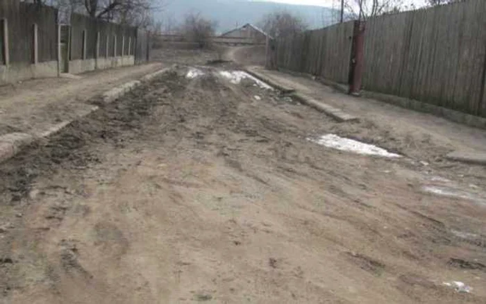 Străzile din cartierele Munteni şi Podeni nu sunt o prioritate pentru municipalitatea bârlădeană