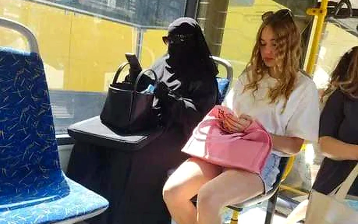 Fotografia care a stârnit controverse. Foto: Reddit.com