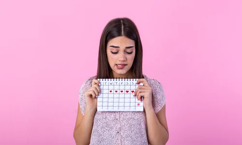 Varsta primei menstruatii influenteaza longevitatea  Sursa foto shutterstock 1621864825 jpg
