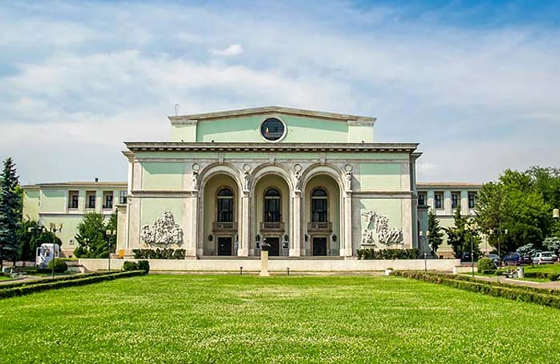 
    Opera Națională din București   