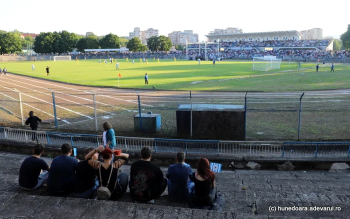 Stadionul din Hunedoara. Foto: Daniel Guţă. ADEVĂRUL