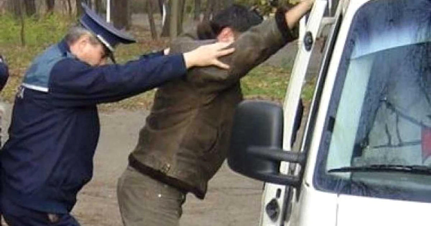 Tinerii au fost reţinuţi pentru 24 de ore/foto: Arhiva