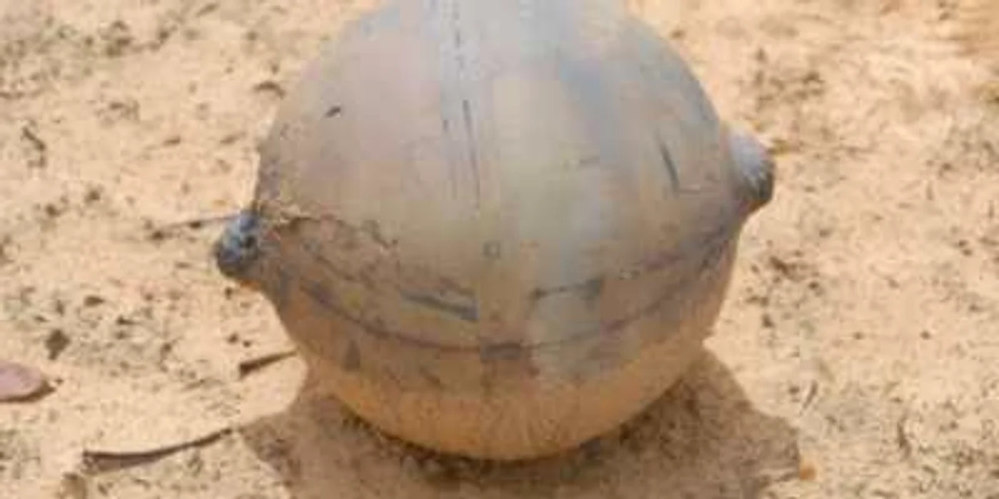 Sfera metalică descoperită în Namibia