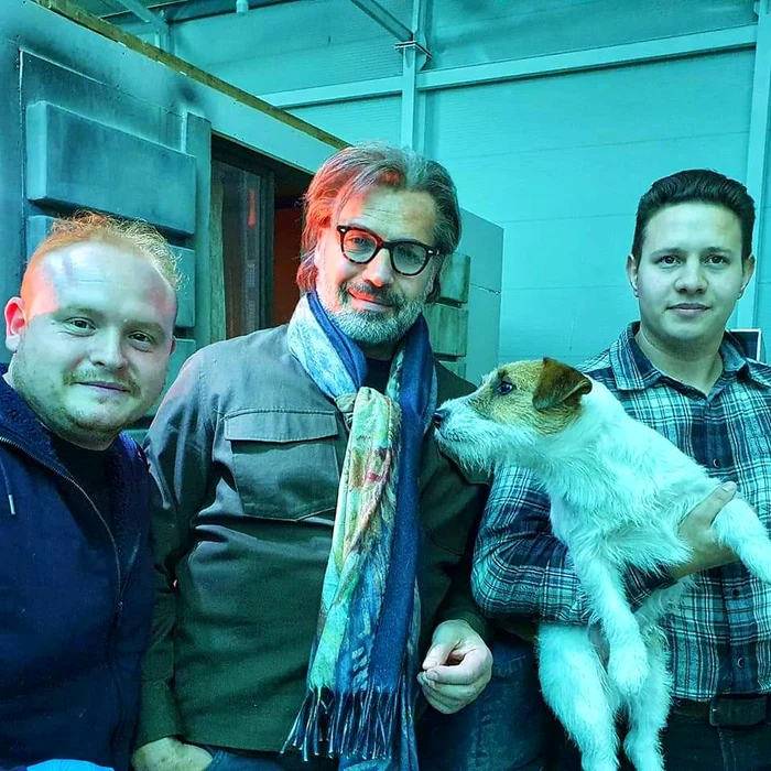 Mihai Nae, Billy Zane, Marius Dragomir și simpaticul cățel actor