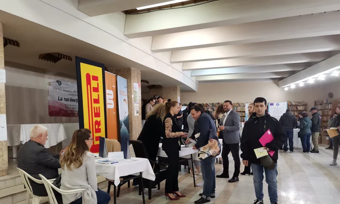 bursa locuri de munca slatina 2023   foto alina mitran (4) jpg