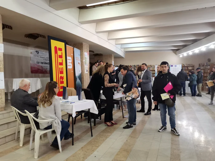 Peste 400 locuri de muncă disponibile, dar puțini șomeri interesați FOTO: A.M.