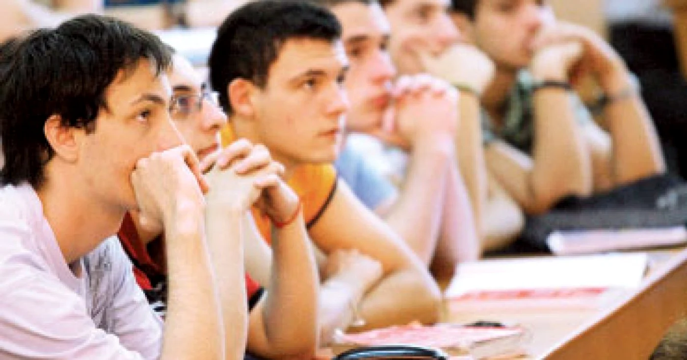 Cât costă statutul de student în România