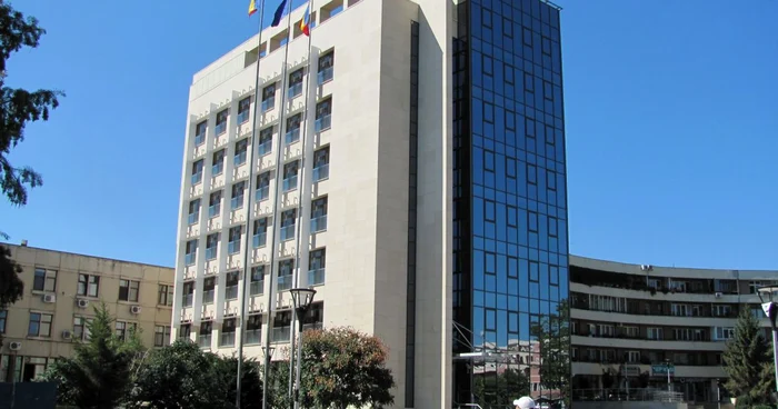 Consiliul Judeţean Tulcea îşi completează parcul auto