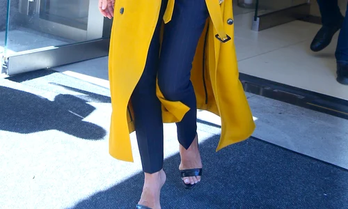 Victoria Beckham sort de son hôtel à New York jpeg