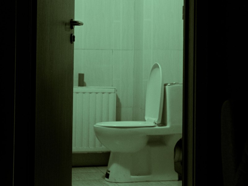 Urinarea frecventă în timpul noții poate ascunde și alte probleme. Ce avertizează medicii