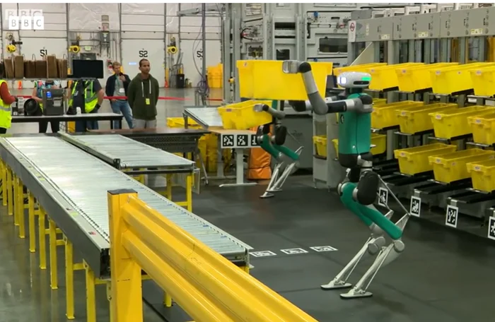 Roboti umanoizi testați la Amazon. FOTO captură video BBC