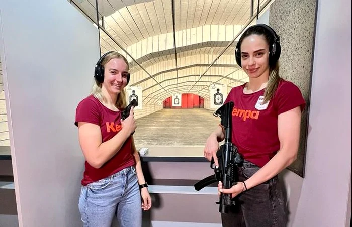 Dorina Korsos și Sorina Tîrcă, înaintea primelor focuri