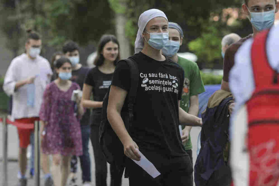 Marți, elevii vor susține proba de Limbă li Literatură maternă la examenul de Bacalaureat 2020Sursa foto: Inquam Photos / Octav Ganea