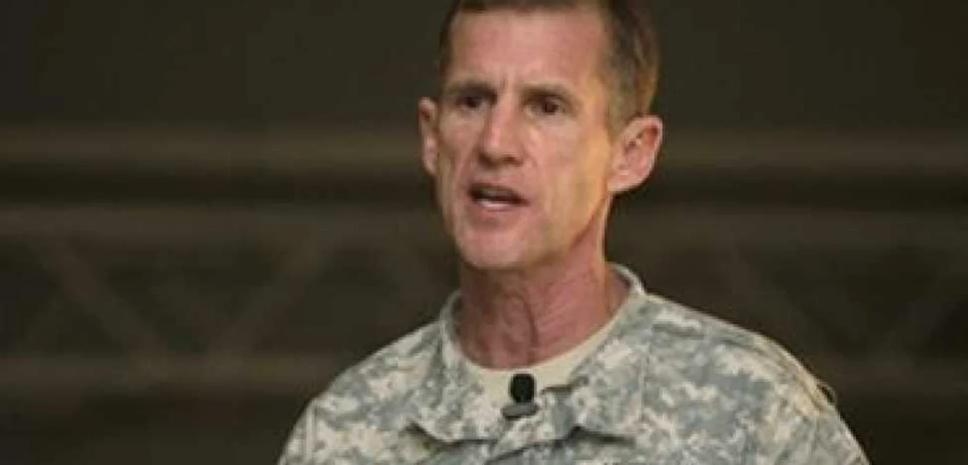 Stanley McCrystal îşi cere iertare pentru atacul soldat cu moartea unor civili afgani