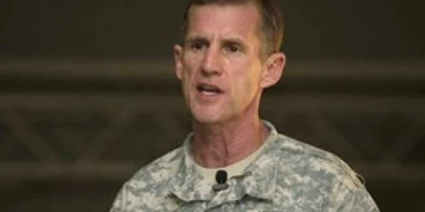 Stanley McCrystal îşi cere iertare pentru atacul soldat cu moartea unor civili afgani