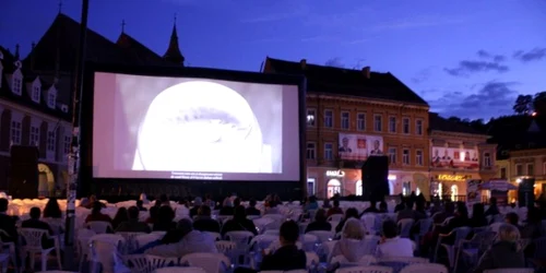 Peliculele vor rula în Piaţa Sfatului