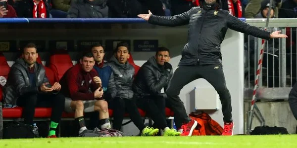 Managerul echipei Liverpool Jurgen Klopp reacţionează în timpul meciului din etapa a 16 a Ligii Campionilor UEFA dintre Liverpool şi Bayern Munchen desfăşurat pe Allianz Arena Germania. FOTO Guliver-Gettyimages
