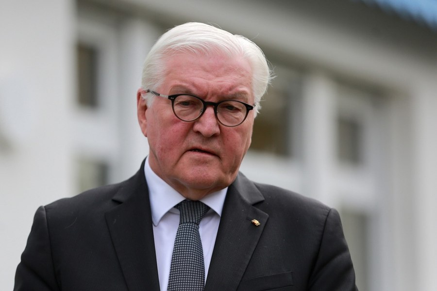 Bombe cu dispersie pentru Ucraina. Preşedintele Germaniei, Frank-Walter Steinmeier, cere ca SUA să nu fie „blocate”