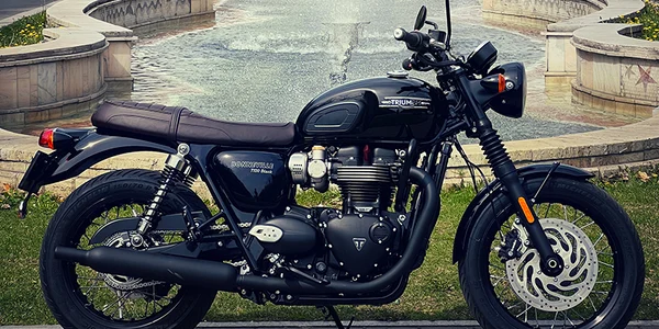 Motocicleta Triumph in Romania jpg
