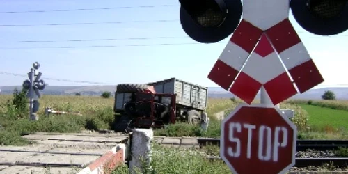 Bacău: Tractoristul lovit de tren, cercetat penal (UPDATE)
