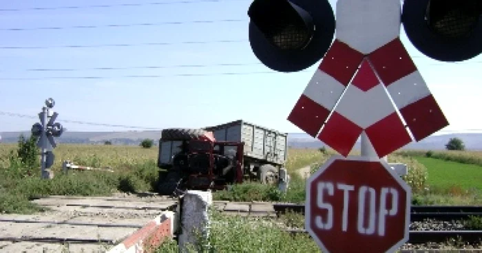 Bacău: Tractoristul lovit de tren, cercetat penal (UPDATE)