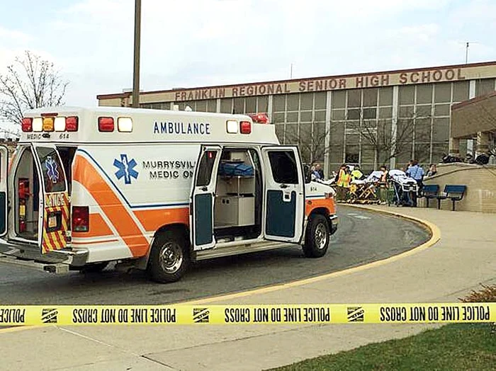 
    Potrivit autorităţilor, patru dintre victime au fost grav rănite, fiind operate de urgenţă  