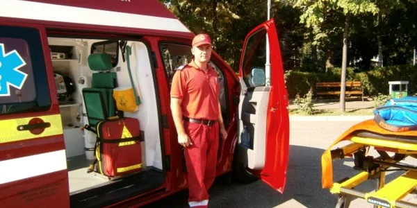 Pompierii din cardul echipajelor Smurd  vor verifica tensiunea 