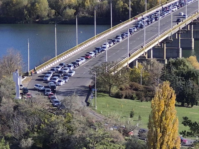 Aglomerație la secțiile de votare din Transnistria. Autoritățile au suspiciuni că sunt transporturi organizate. Traficul, suspendat din nou