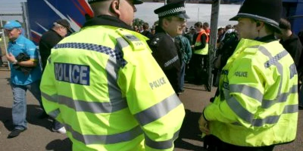 <b>Daily Express</b>: Poliţia britanică, acuzată de practici de tip Gestapo